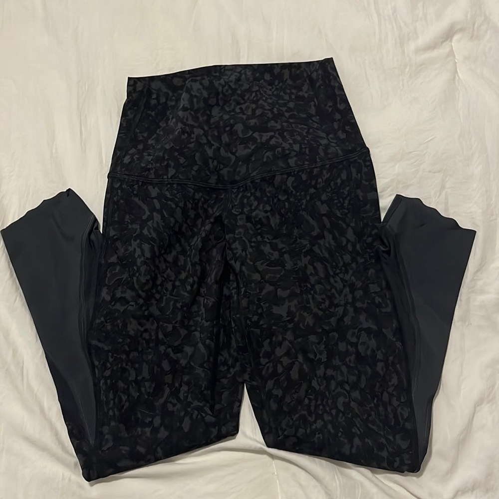 LuLuLemon wunder under scallop hem 23” legging